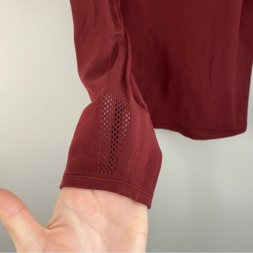 Lululemon Red Burgundy Long Sleeve Women's Size‎ M/L - Picture 2 of 6